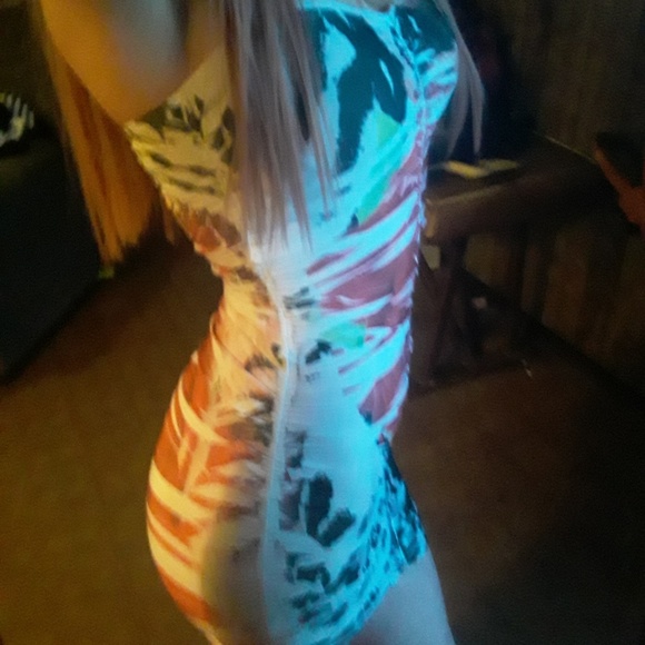 Dress - Picture 3 of 6